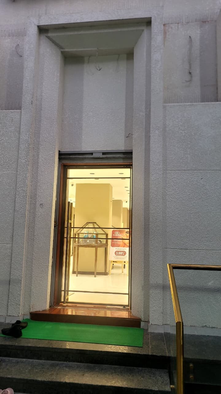 Showroom Interior Gallery